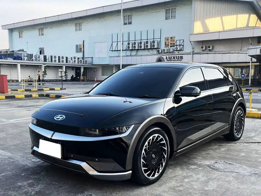 Hyundai IONIQ 5 Signature Long Range Panoramic Garansi Km 45rb *KREDIT