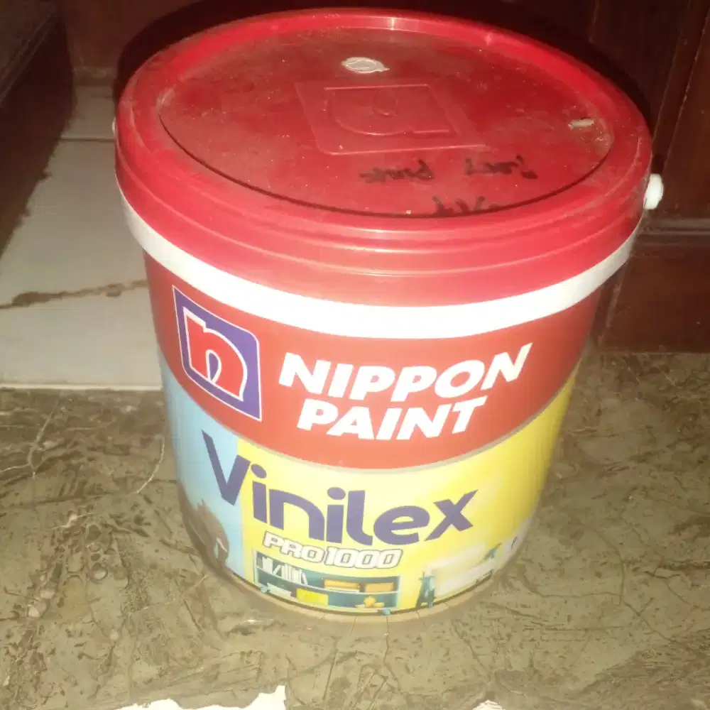 Cat warna pink masih segel