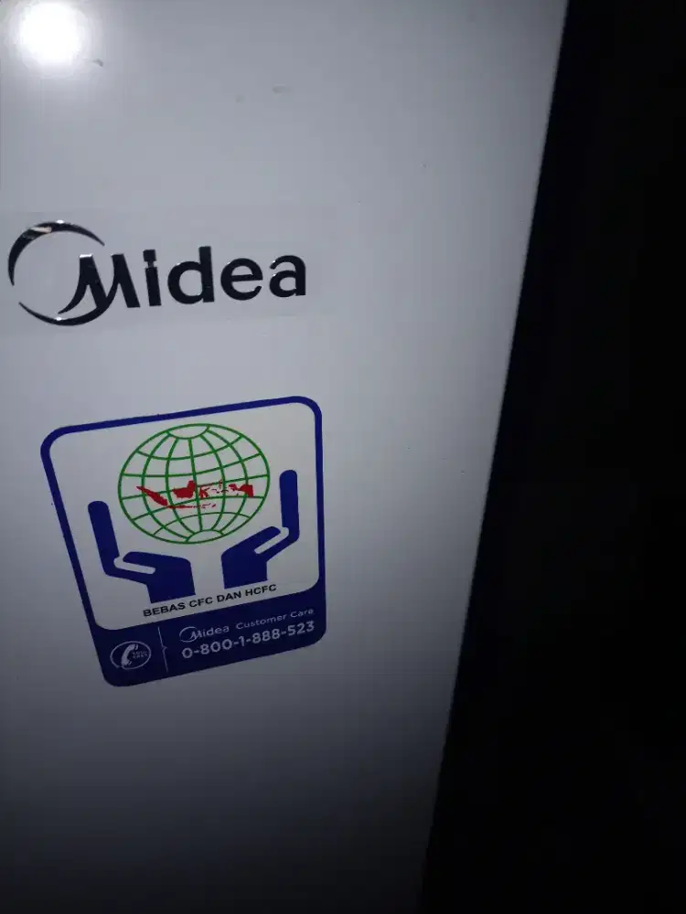 Dijual cepat freezer midea