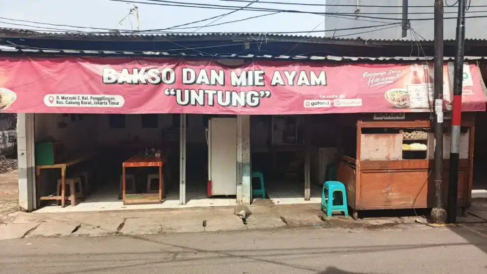 KARYAWAN WARUNG BAKSO