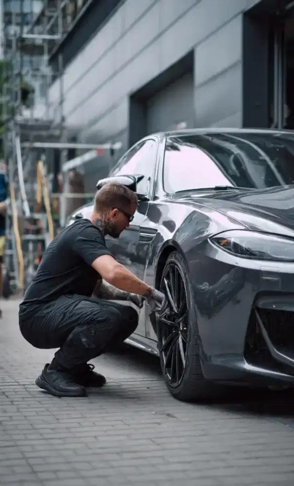 Dicairi teknisi Detailing mobil