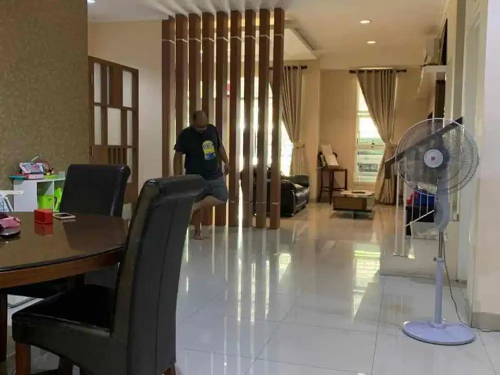 Dijual Rumah Bagus Golf Lake Residence 10x20