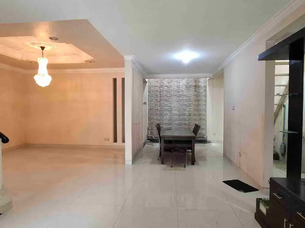 DIJUAL RUMAH MURAH 2 LANTAI DI CLUSTER DEPAN, DEKAT TOL!