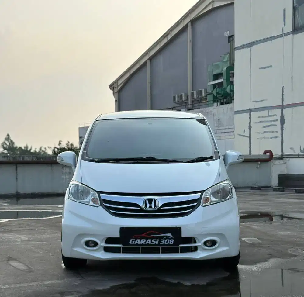 Honda Freed SD 1.5 AT