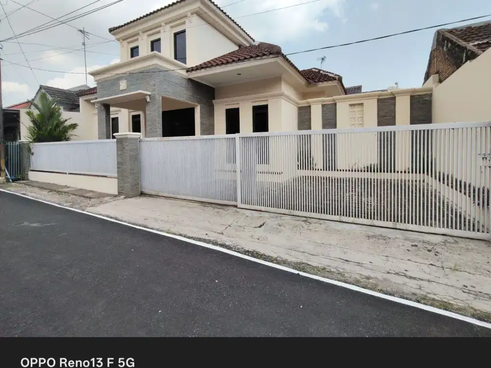 Rumah mewah perum Bantarsoka dekat stasiun  Purwokerto