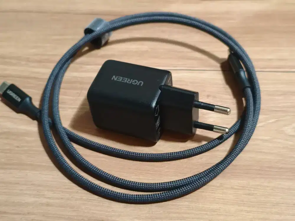 Charger Ugreen GAN 30W + Kabel C to C