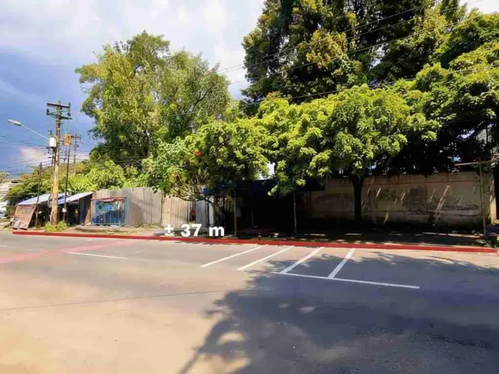 Tanah Luas Hook Startegis Solo Kota Tepi Jalan Raya