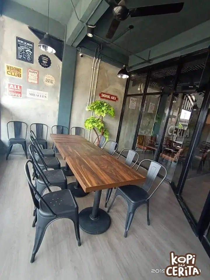 Loker dibutuhkan waiter helper / staff dapur