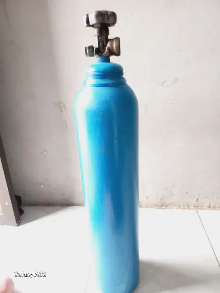 Tabung oksigen ukuran 1 meter kubik