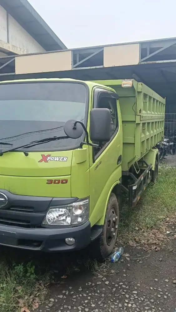 Dump Truck Hino Dutro 4x2 M/T 2024