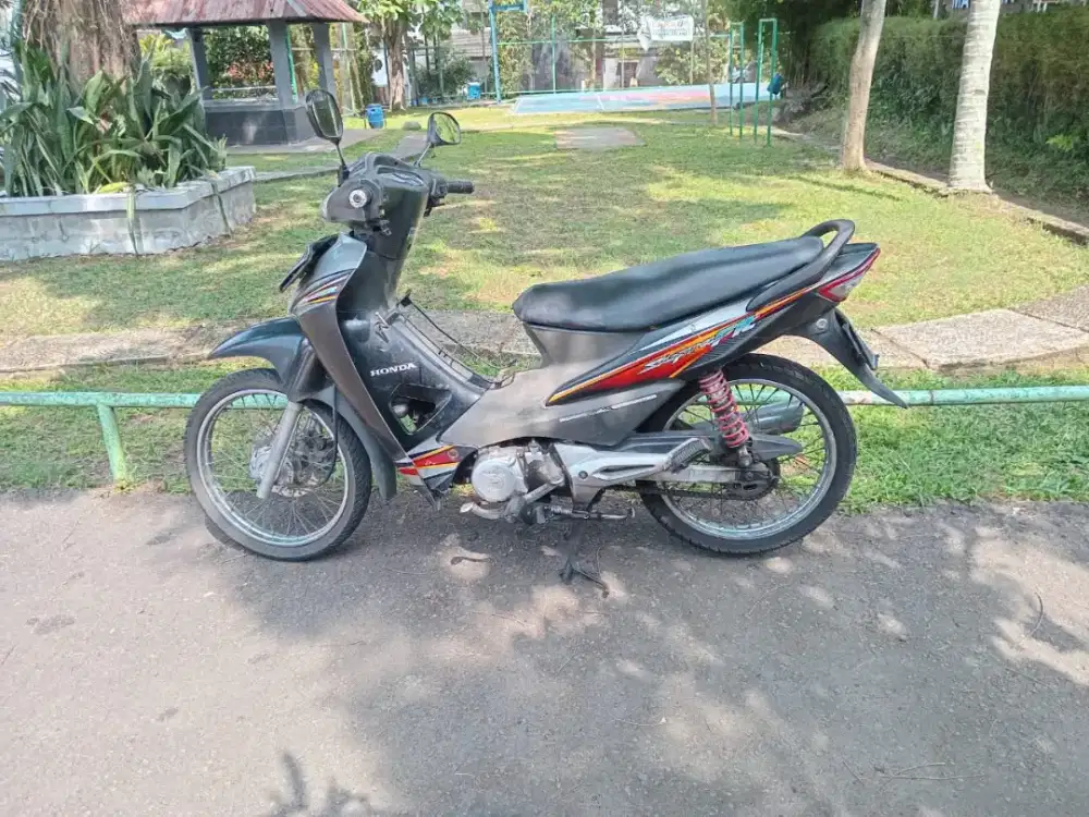 Jual motor honda supra yang paham. Mesin chat aja
