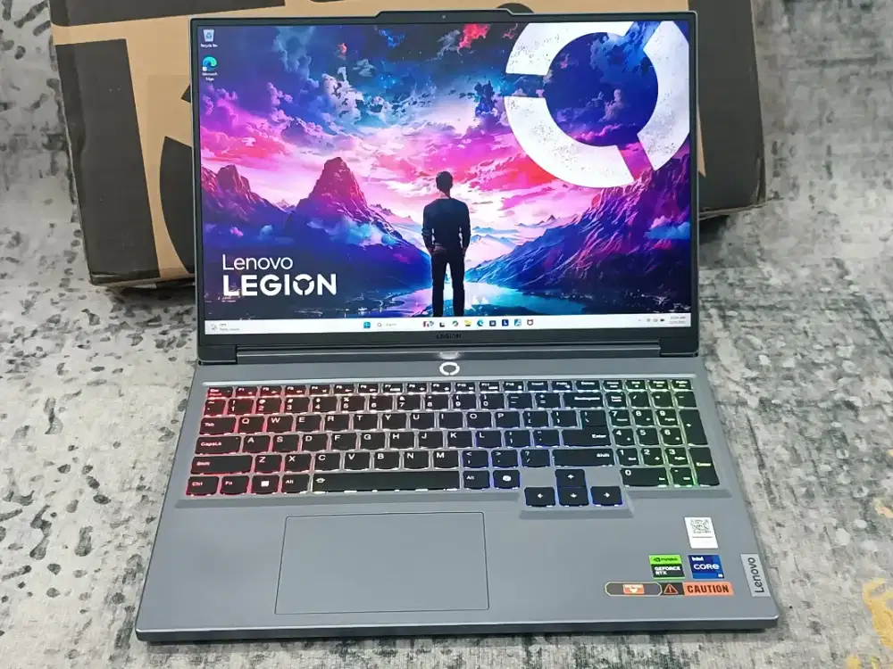 Lenovo Legion 5 Core i9-14900HX 32GB 1TB RTX 4060 8GB Fulset Like New