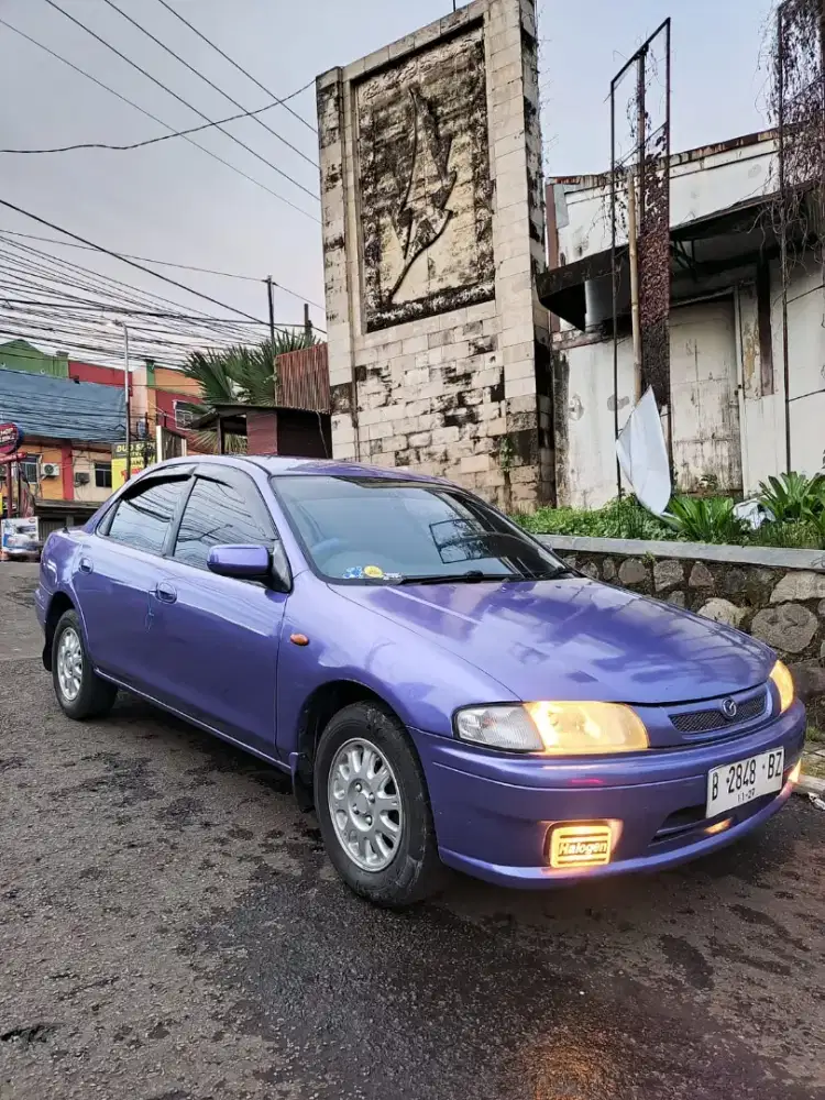 Mazda Familia tahun 1997