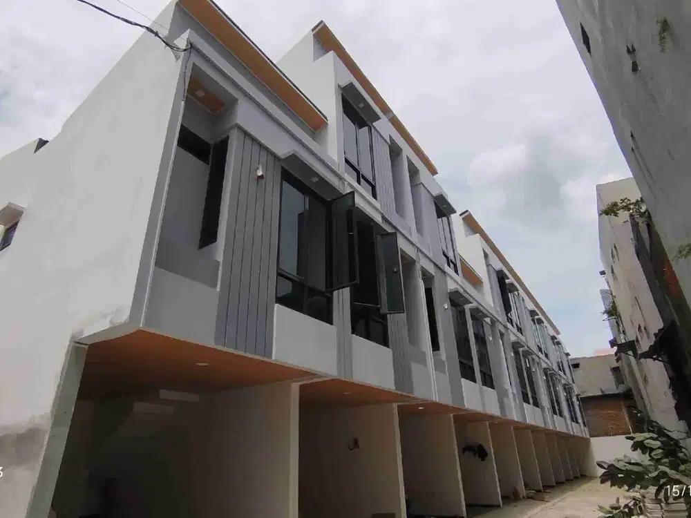 DIJUAL RUMAH 3 LANTAI DI KARANG ANYAR JAKARTA PUSAT