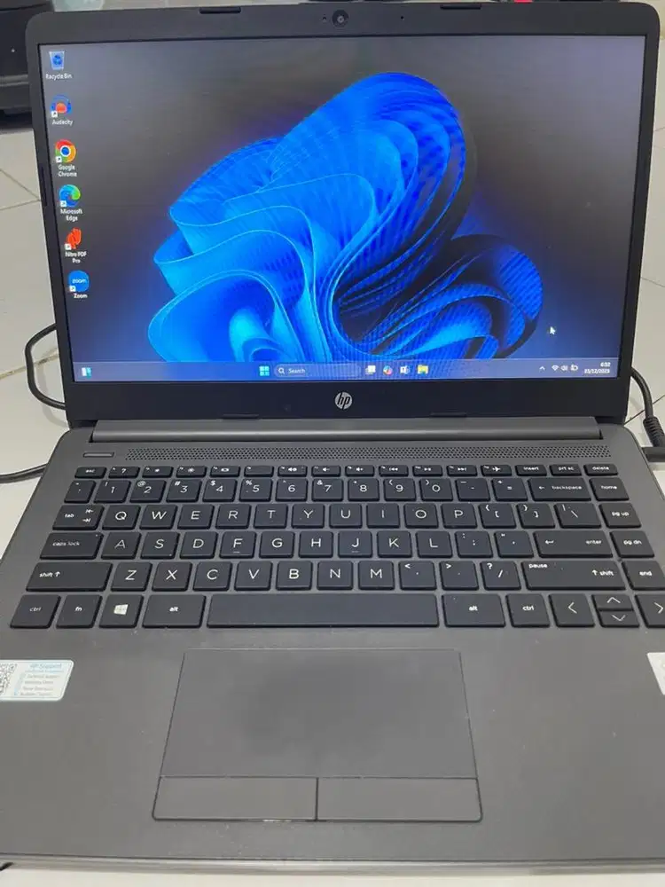 Laptop HP 240 G8 8Gb/1TB