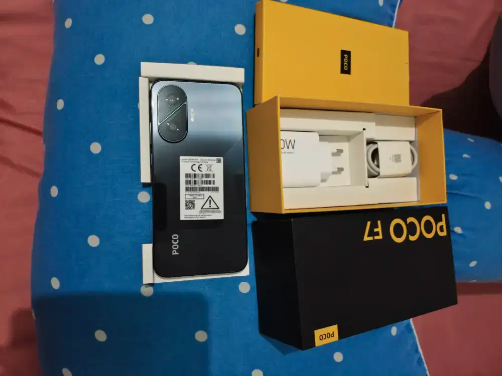 Handphone Poco F7 Black 99% Like New dan Fullset (Nego Pertamax)