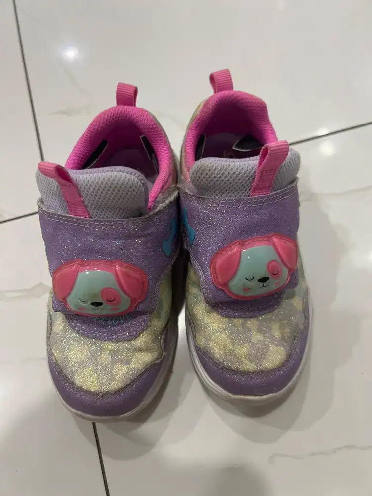 Sepatu sketcher anak cewek