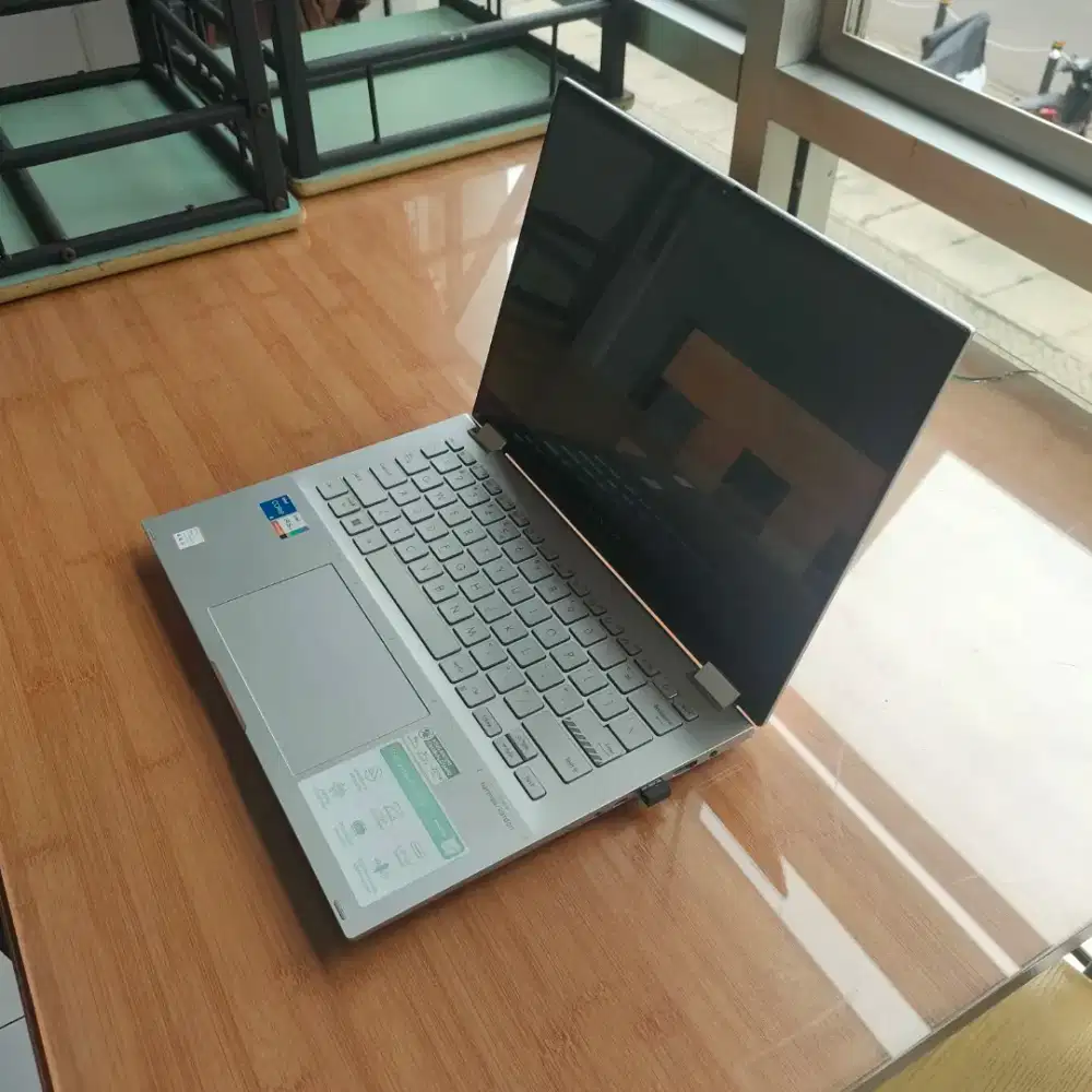 Asus Vivobook S14 Flip,  Intel Core i5-13500H, 16 GB, SSD 512 GB.