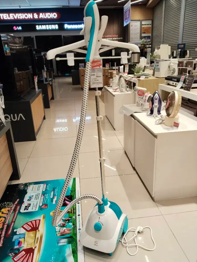 KELS Cascade Garment Stand Streamer