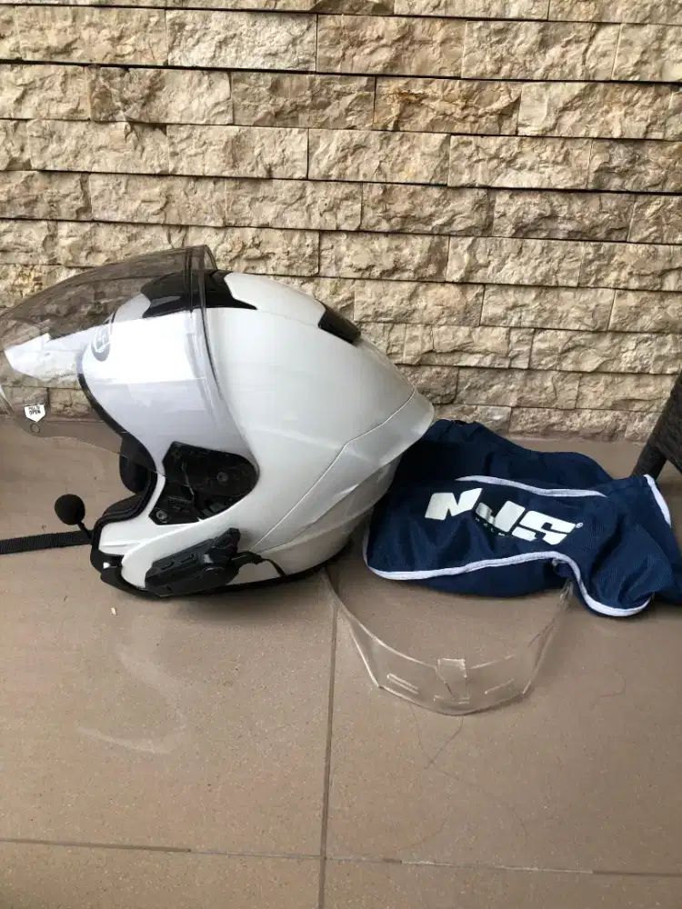 Helm Njs Kairoz dan intercom