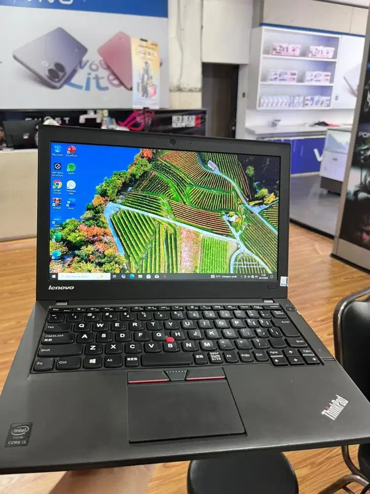 Lenovo ThinkPad X250 Core i3 Cocok buat pelajar dan pemula