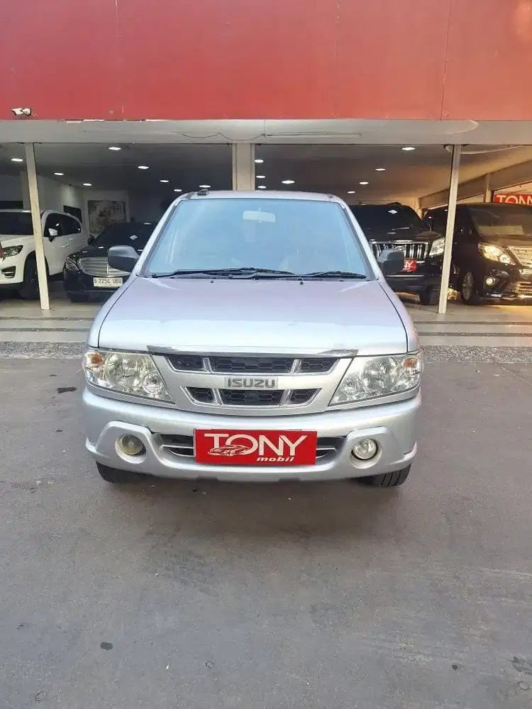 Isuzu Panther LV Manual 2009 Silver Tangan 1