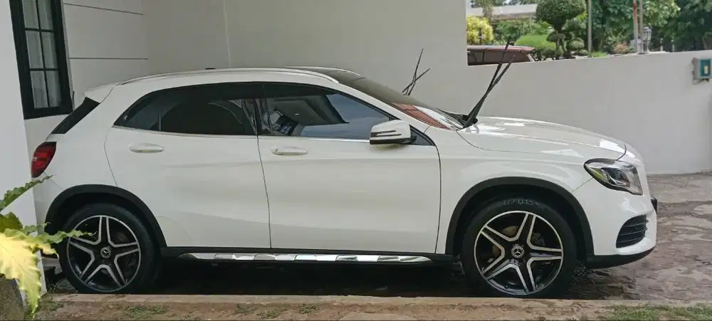 Di jual GLA 200