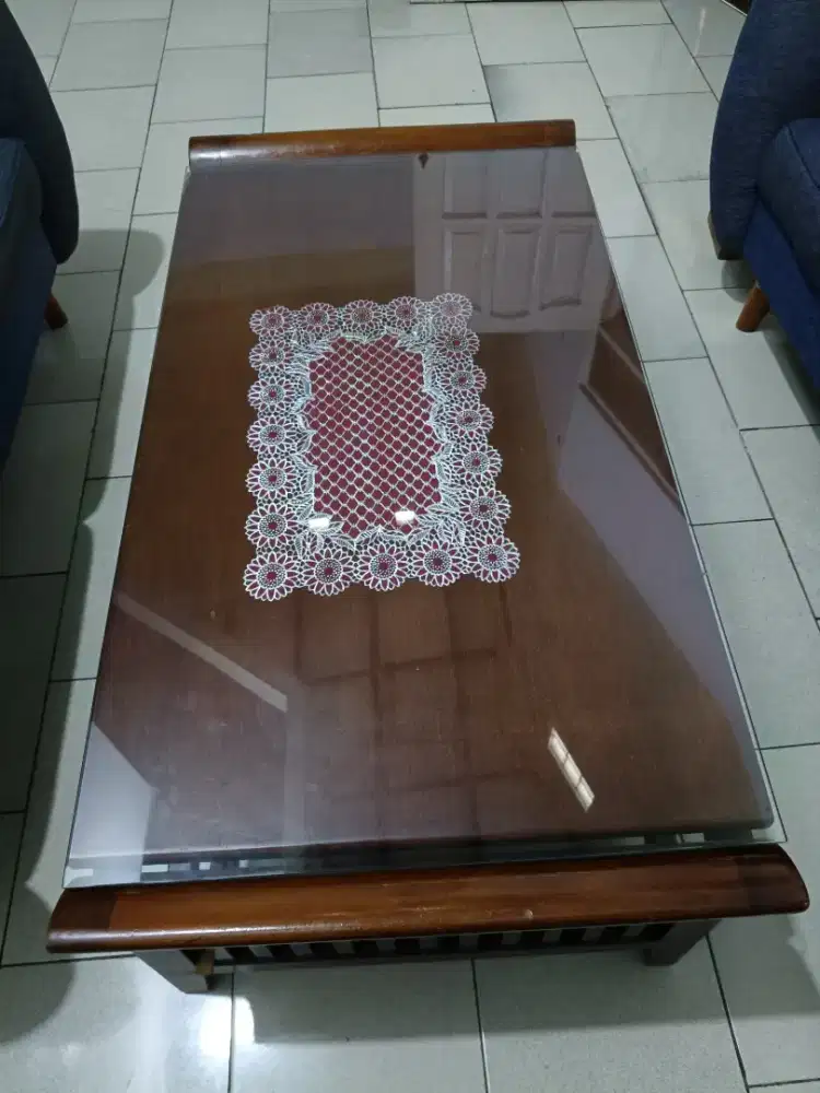 Meja Ruang Tamu Bekas