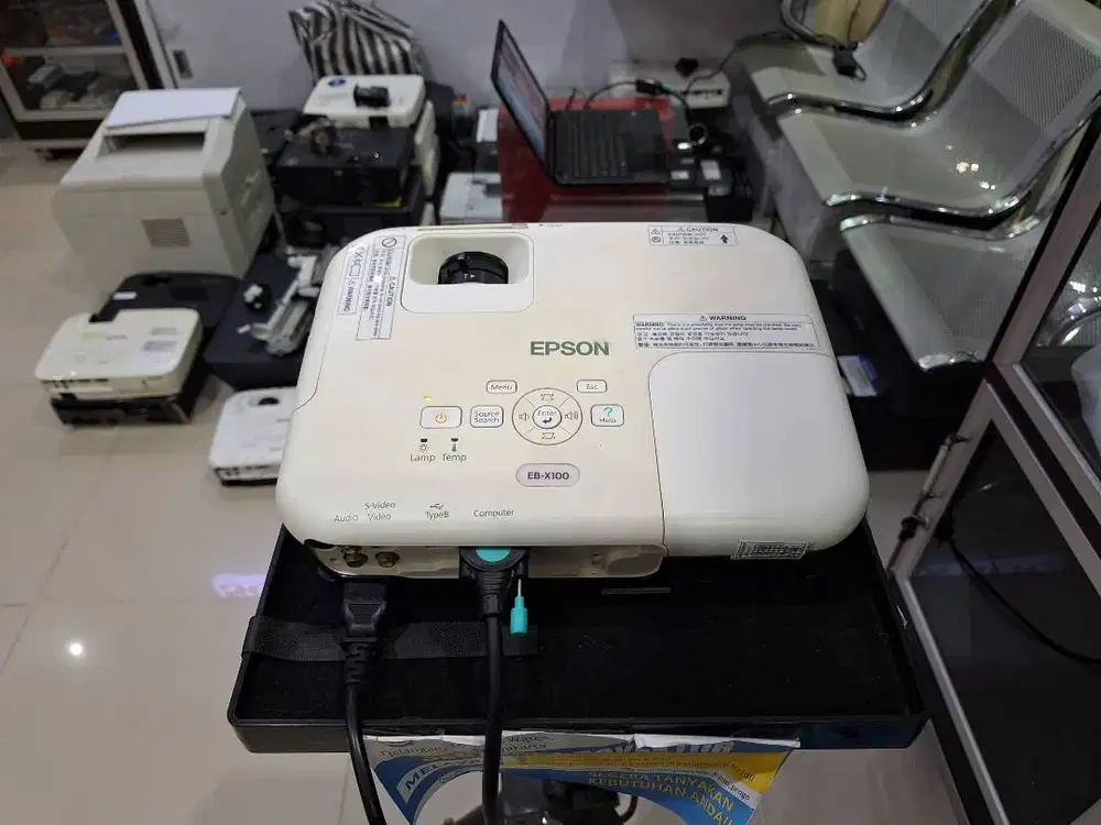 lcd Proyektor Epson EB X 100 Ansi lumen : 2600