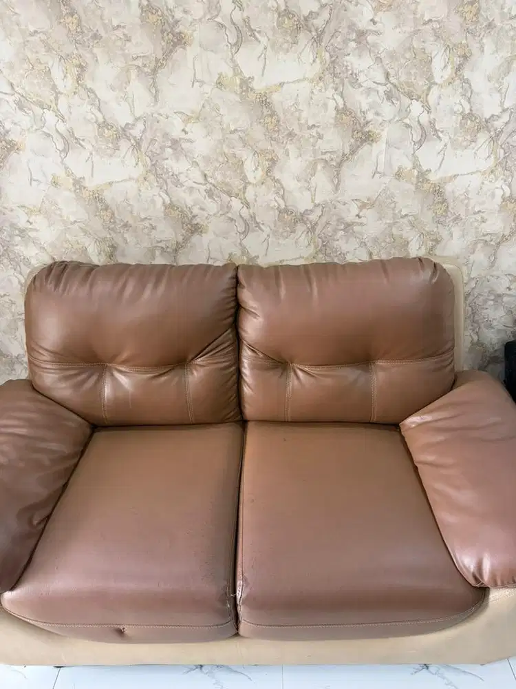 Sofa Kulit Coklat Empuk | Kondisi terawat | siap pakai