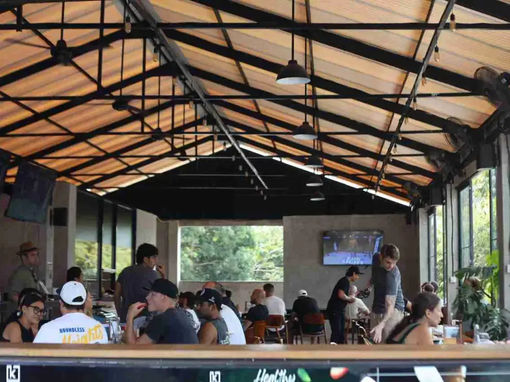 over kontrak bar & restaurant dekat pantai Padang Padang Pecatu IDR GLOBAL 3milyar nego