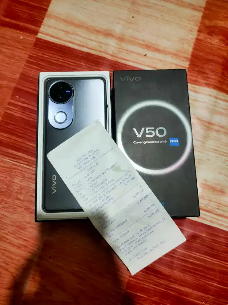Vivo v50 5g ram 12/256gb