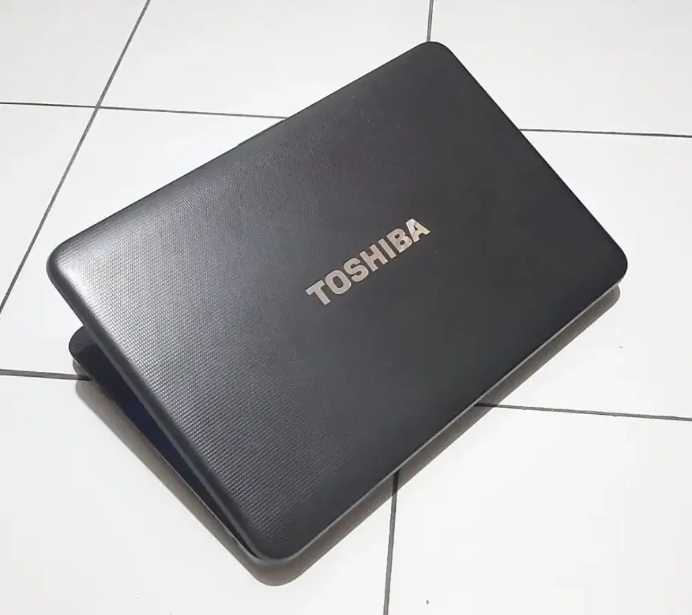 Laptop Toshiba Normal Mulus Baterai Awet