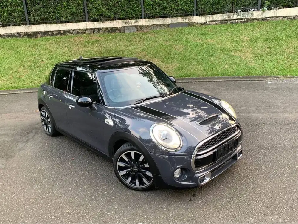 Mini Cooper S F55 2.0 Turbo 2015.