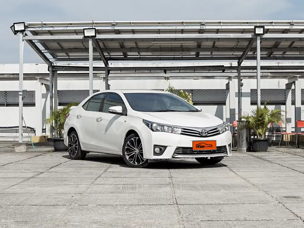 Toyota Corolla Altis 2015 putih low km