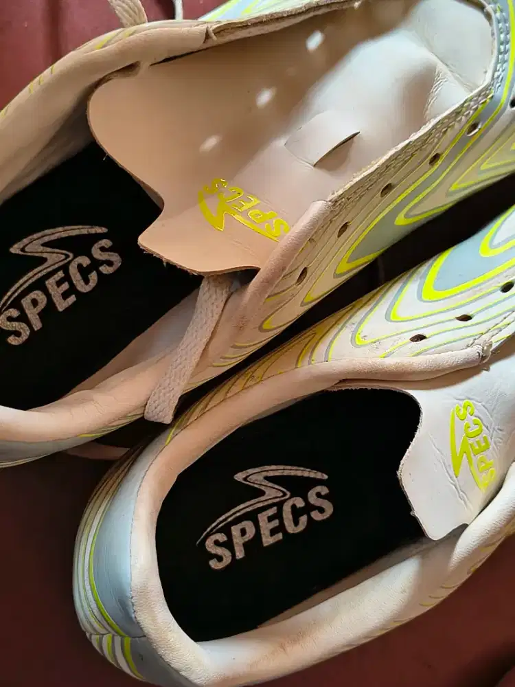 Sepatu bola anak ori Specs size 38