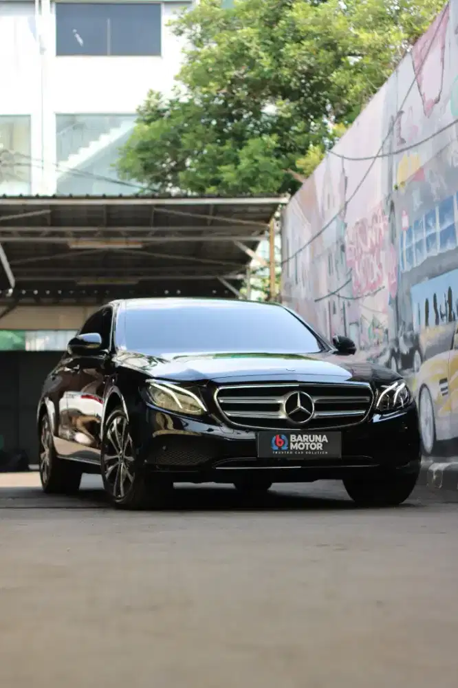 (Low KM) Mercedes Benz w213 E200 AVANTGARDE 2019 HITAM