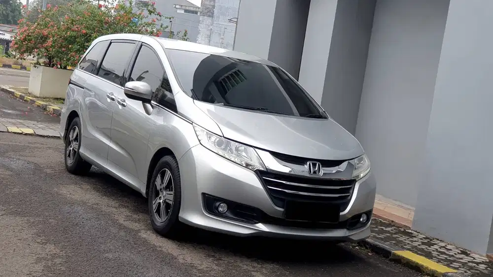 [ GARANSI 5TH ] Honda Odyssey 2.4 S CVT AT Silver 2014/2015