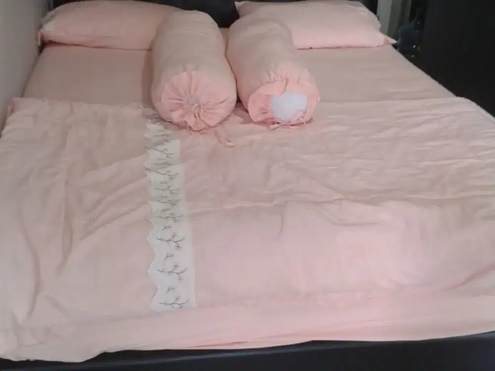 ready disewa unit apartemen green lake sunter,studio furnished,ac dan waterheater,luas 20,lantai tengah,view danau