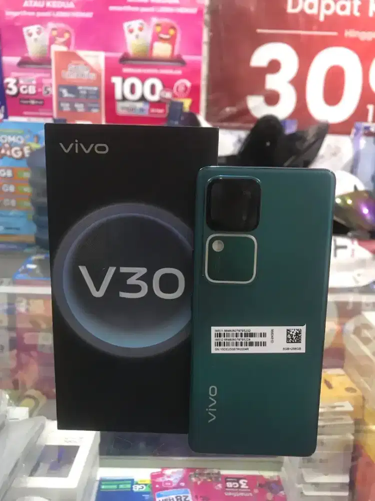 Vivo V30 5G ram 8+8/256gb like new