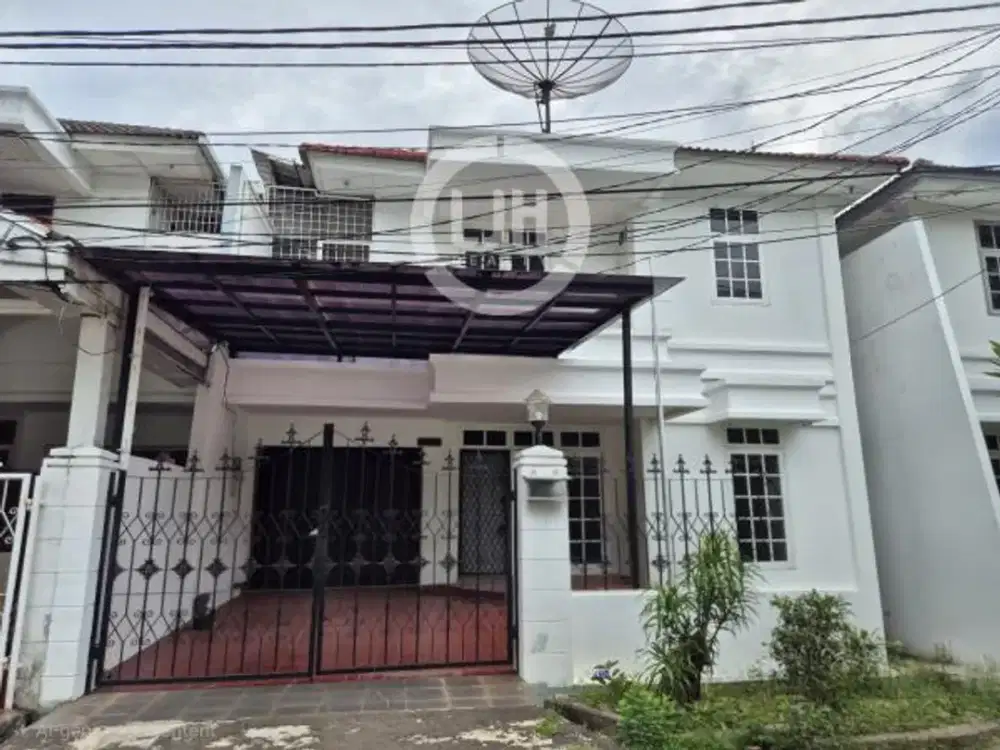 Rumah Dekat Sekolah di Janur Elok, Kelapa Gading, Jakarta Utara