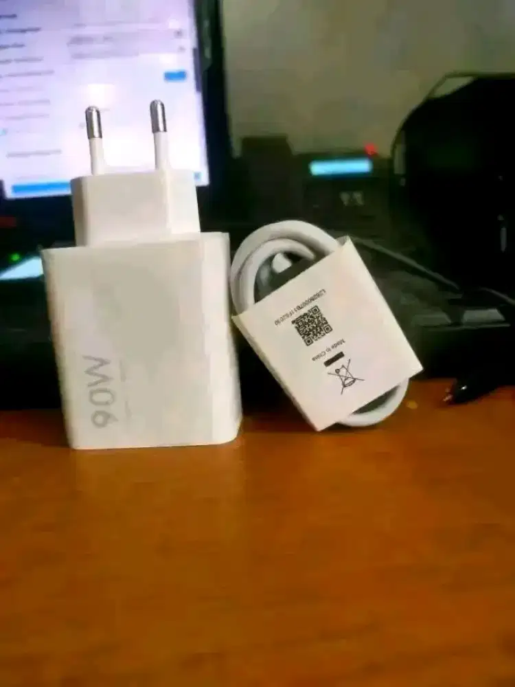 Charger original bawaan Poco F7