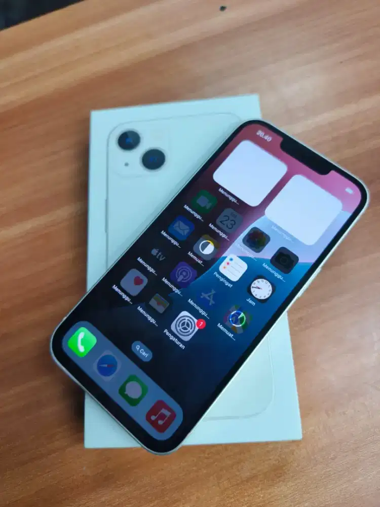 iphone 13 128gb ibox fulset kondisi mulus dan masih orian .
