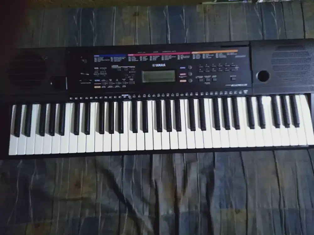 Keyboard Yamaha e263