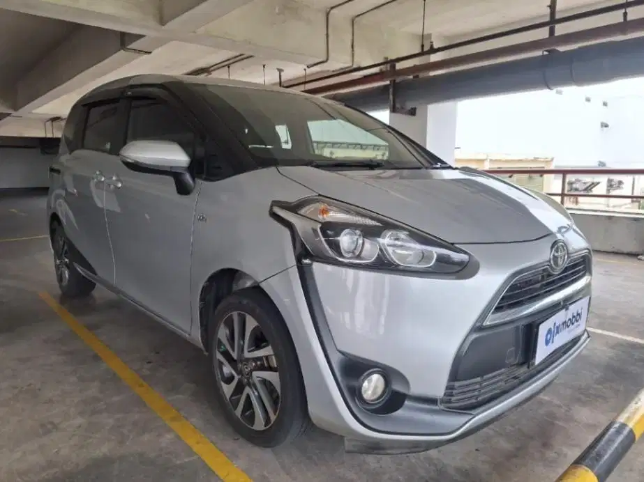 DP RENDAH Toyota Sienta 1.5 V Bensin-MT 2017 WOVS