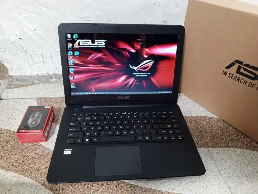 Di Jual Cepat Laptop Asus, E1 gen 7, ram 10, SSD 128, normal