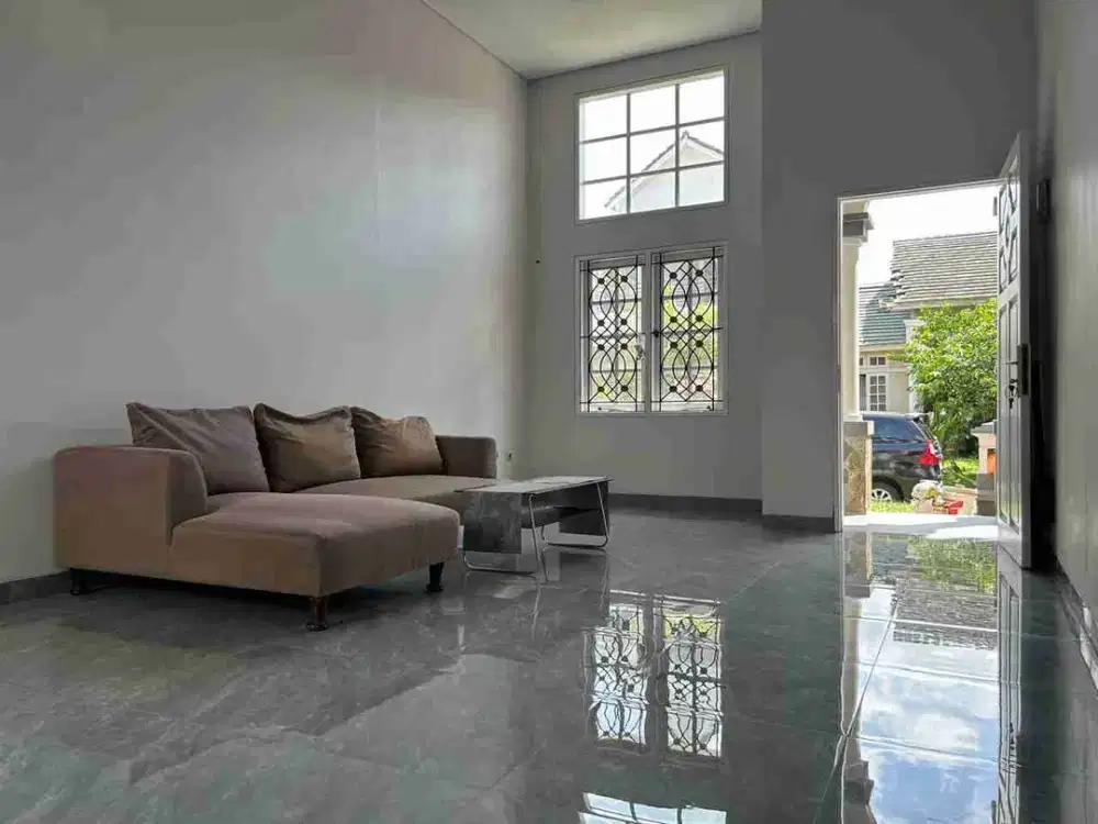 Kota wisata, Cibubur, kota mandiri, fasilitas lengkap ,baru renov, like new, harga murah di bawah pasaran