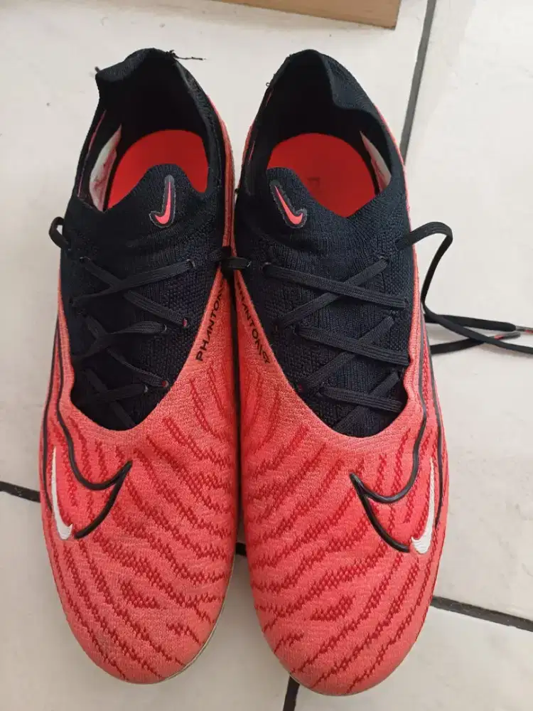 Sepatu bola nike ori