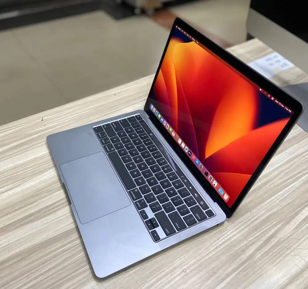 PROMO Macbook Pro Touchbar Core i5 2020 Ram 8GB 13,3inch N-EC