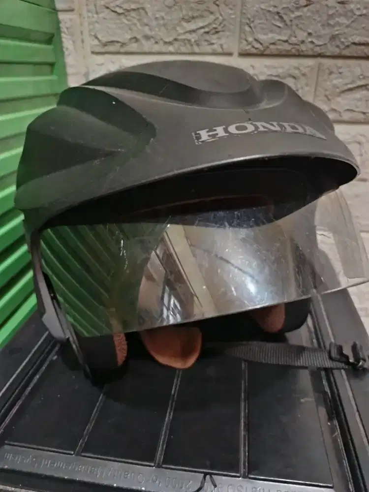 Helm Honda motor